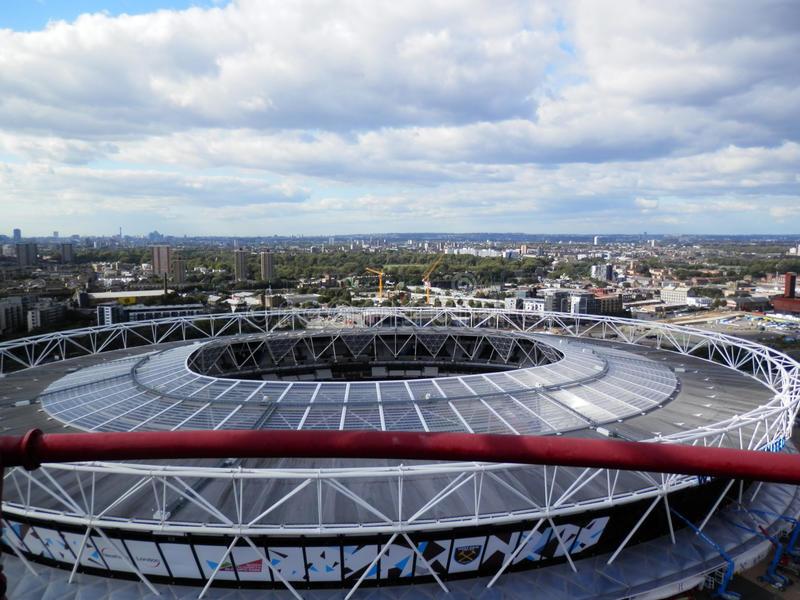 直播吧3月28日讯 据《泰晤士报》报道，西汉姆联有望收购亏损的伦敦碗。作为2012年伦敦奥运会场馆，伦敦碗目前正在经历亏损。伦敦碗的所有者承认，即便出售冠名权的交易确定，该体