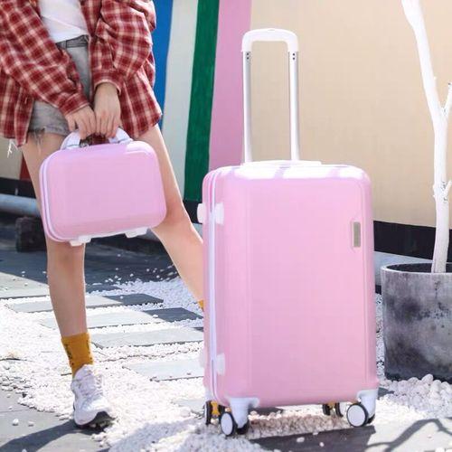 当我旅行的时候我应该带着我们的手提箱吗？很多人觉得提着行李箱很累赘，但也有人觉得旅行一定要提着行李箱，不然会没有安全感。旅行时带行李箱会不会“累赘”？盘点几种常见