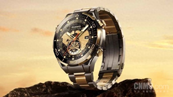 【CNMO新闻】华为Watch Ultimate Design可以说是近期最为热门的可穿戴设备之一，主要原因在于，它是华为旗下首款黄金智能手表。据CNMO了解，华为Watch Ultimate Design现已在阿联酋接受预订，该