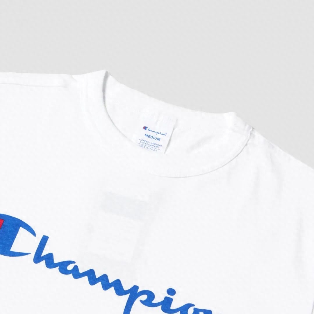 Champion入驻得物App！5款全新Champion T恤将在得物App线上独家发售Champion大家再熟悉不过了，无论是日版的街头元素和时尚感 ，还是美版的性价比，成为了不少年轻人选择的目标。近日，将