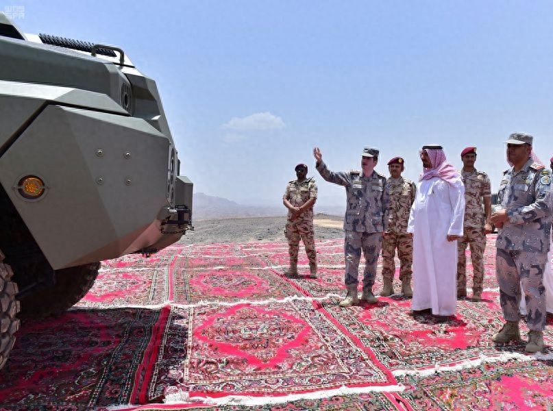 2017年5月23日，沙特阿拉伯国防部长穆罕默德·本·萨勒曼·本·阿卜杜勒-阿齐兹·阿勒沙特亲自赶赴奈季兰省边境一线部队进行视察。这位国防部长的来头非常大，他是 沙特阿拉伯副王储