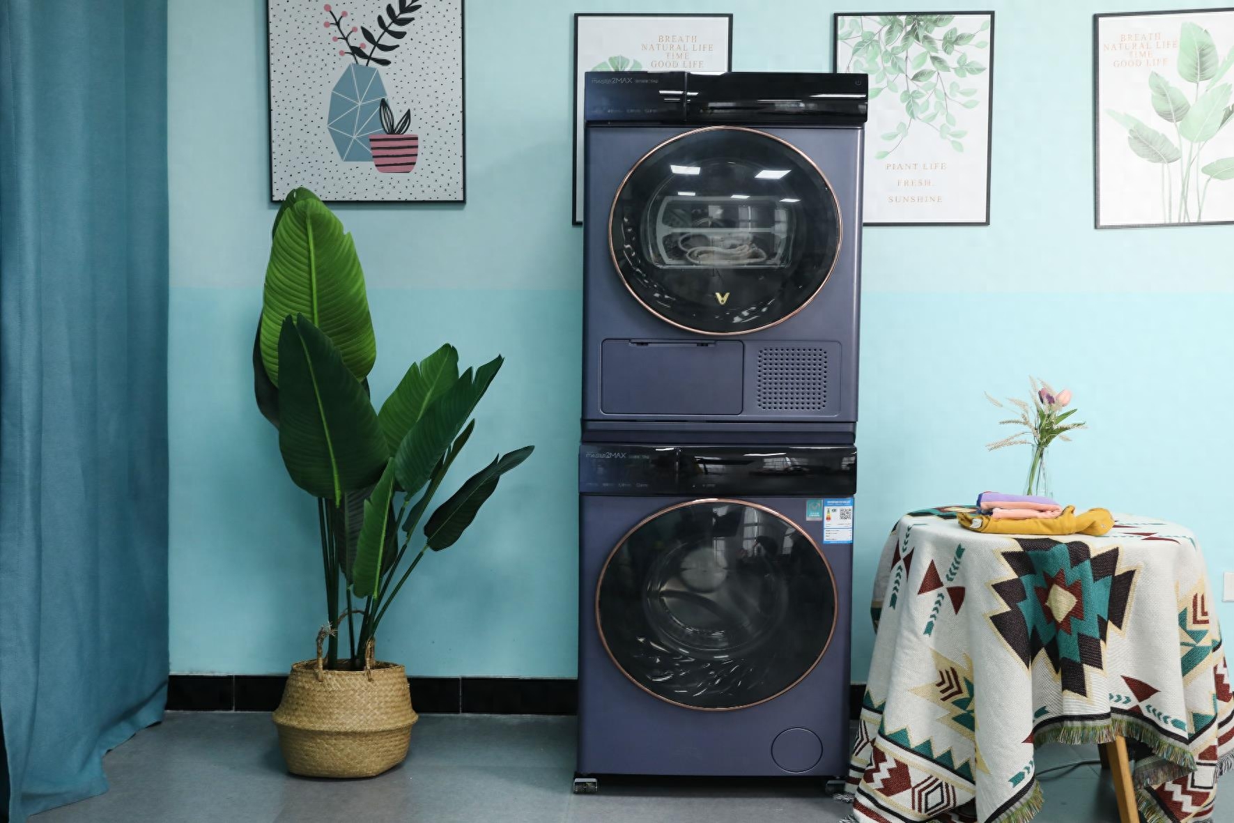传统的洗烘一体机，在烘干时通常都是采用单一的高温模式，烘干后的衣服的确可以做到即洗即穿，但是高温对于一些衣物会造成伤害，影响后期的穿着效果和衣物本身的寿命。而且在