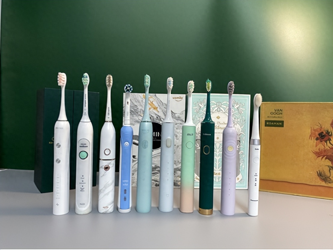 作为个护用品的专业评测师，我实测过很多品类，光电动牙刷就实测过数十款，所以对它的了解还是比较透彻的。其中，我强烈建议大家重视不专业电动牙刷的规避工作，它们通常以外
