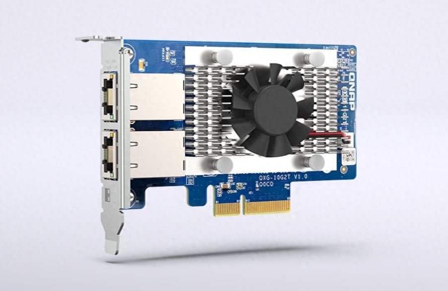 QNAP（威联通）发布了一款万兆网卡—— QXG-10G10T，适用于PC、NAS或服务器等。个头不大，占用单槽空间，PCI Express 3.0（x4），带有主动式散热器，内嵌一把小风扇，支持温控。这是一款高
