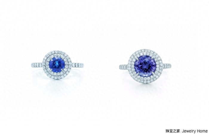 [珠宝之家 欲望珠宝]说起Tiffany & Co.蒂芙尼的戒指款式想必大家第一时间会想到经典六爪镶钻戒吧，但是Tiffany Soleste系列坦桑石、海蓝宝石、蓝宝石等戒指也是绽放炫目华彩，尽显深邃灵