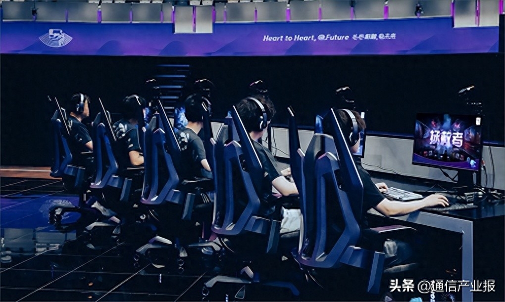 10月8日，杭州第19届亚运会圆满闭幕。联想再次以“零故障”的成绩，支持了国际重大赛事的成功举办。在本届亚运会上，联想提供了AI内嵌的智能终端、AI导向的基础设施和AI原生的方案