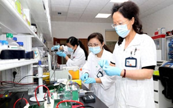 近日，上海交通大学附属第六人民医院开设了针对“MODY2型青少年糖尿病”的糖尿病遗传咨询专病门诊。上海市糖尿病研究所刘丽梅教授团队通过基因诊断发现，中国人种中存在相当数量