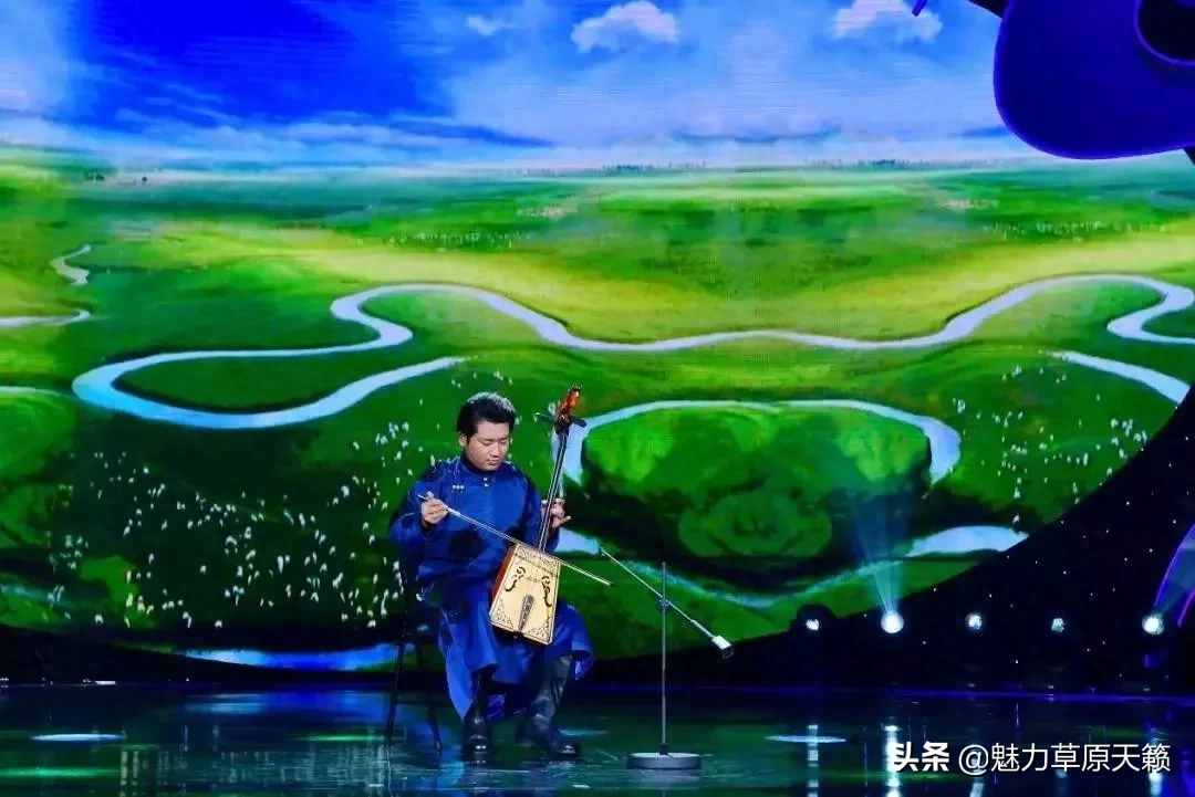 2019中央广播电视总台《中国器乐电视大赛》总决赛近日在北京举行，来自内蒙古的选手包额尔敦毕力格取得职业成年组独奏或其他类第一名、拉弦乐组第五名的好成绩！据悉，此次大赛